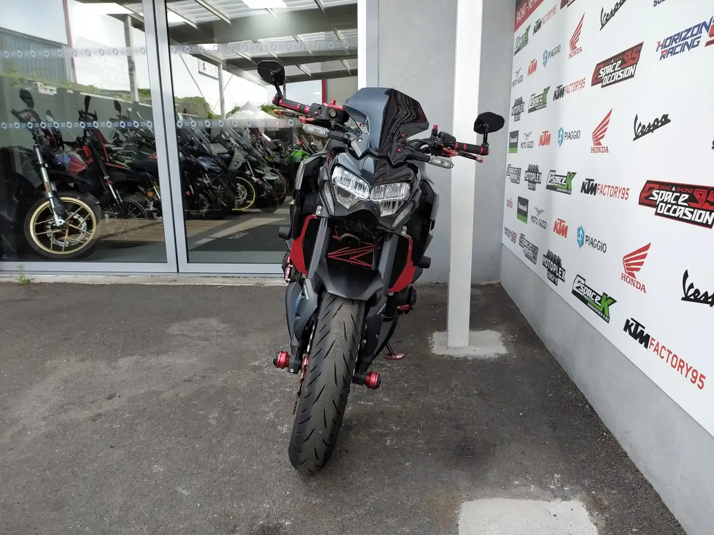Kawasaki Z 900 Rouge - 2