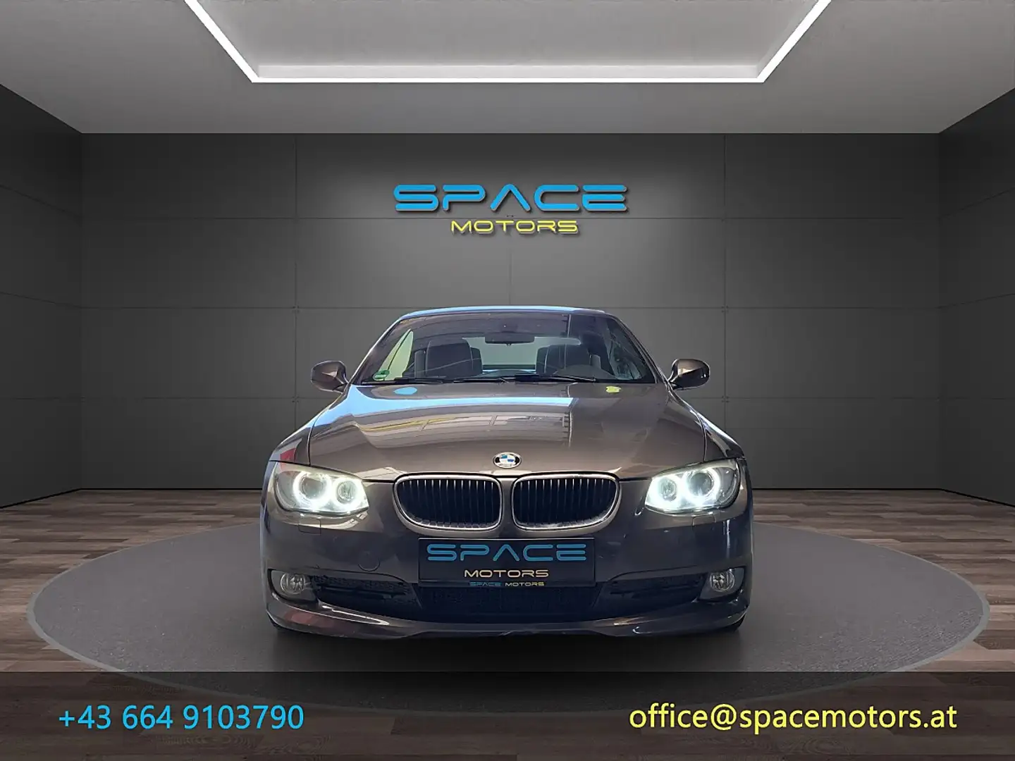 BMW 320 d Cabrio Aut. Grau - 2