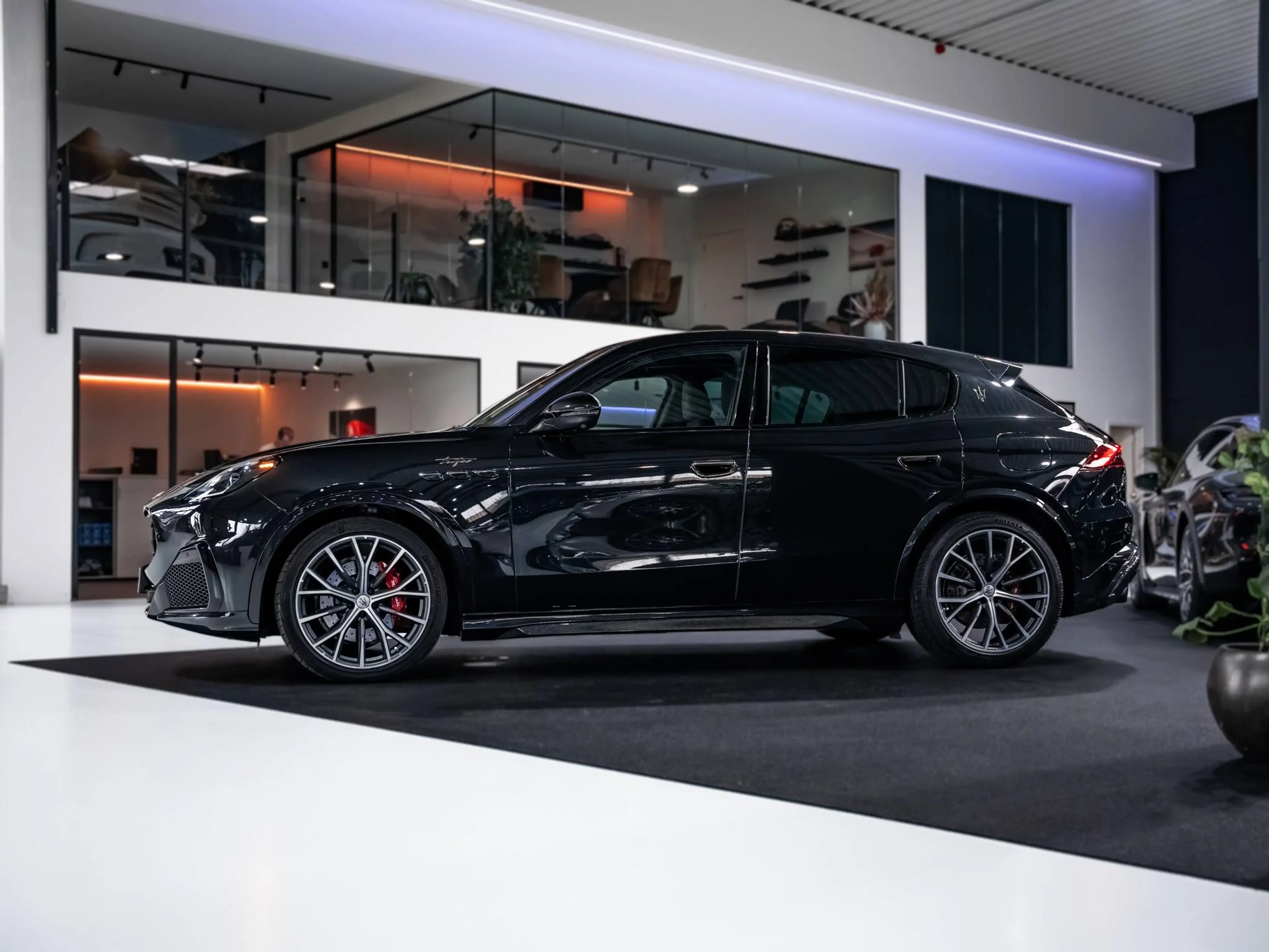 Maserati Grecale 3.0 V6 Turbo Trofeo - 21" - Carbon - HUD - 360° - Ventilatie - Zetelverw. - Driver Assist Plus — photo 3