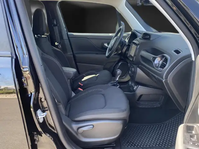 Jeep Renegade view 12