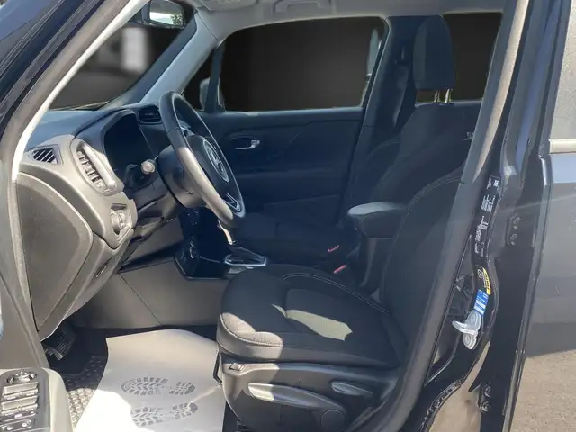 Jeep Renegade view 11