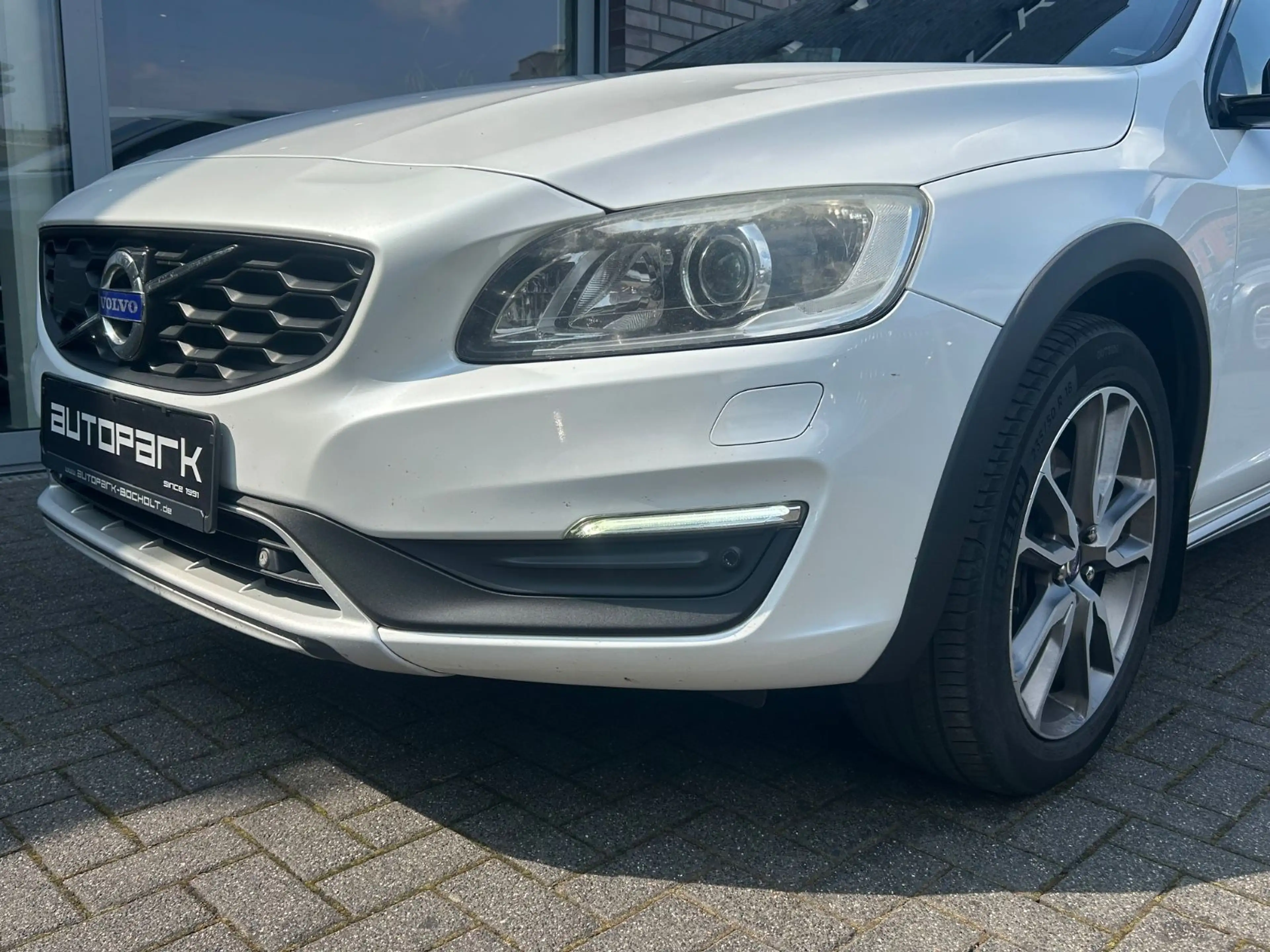 Volvo S60 Cross Country D4 Summum Sensus AHK R-CAM ACC — photo 12