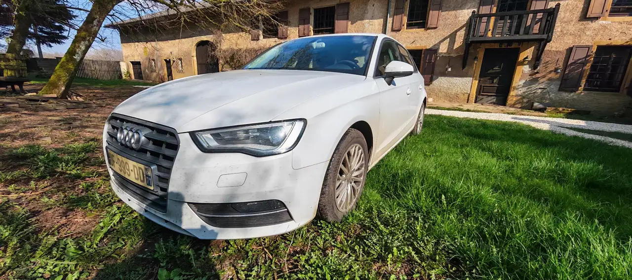 Audi A3 1.6 TDI Limousine Attraction