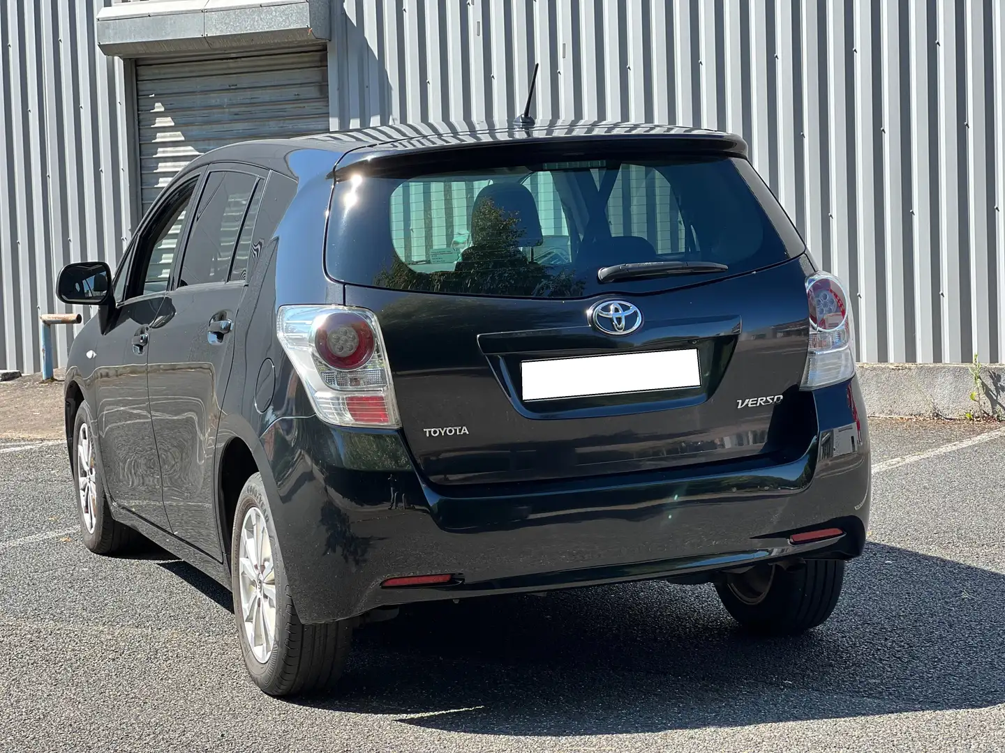 Toyota Verso 126 D-4D 5pl FAP SkyView Nero - 2
