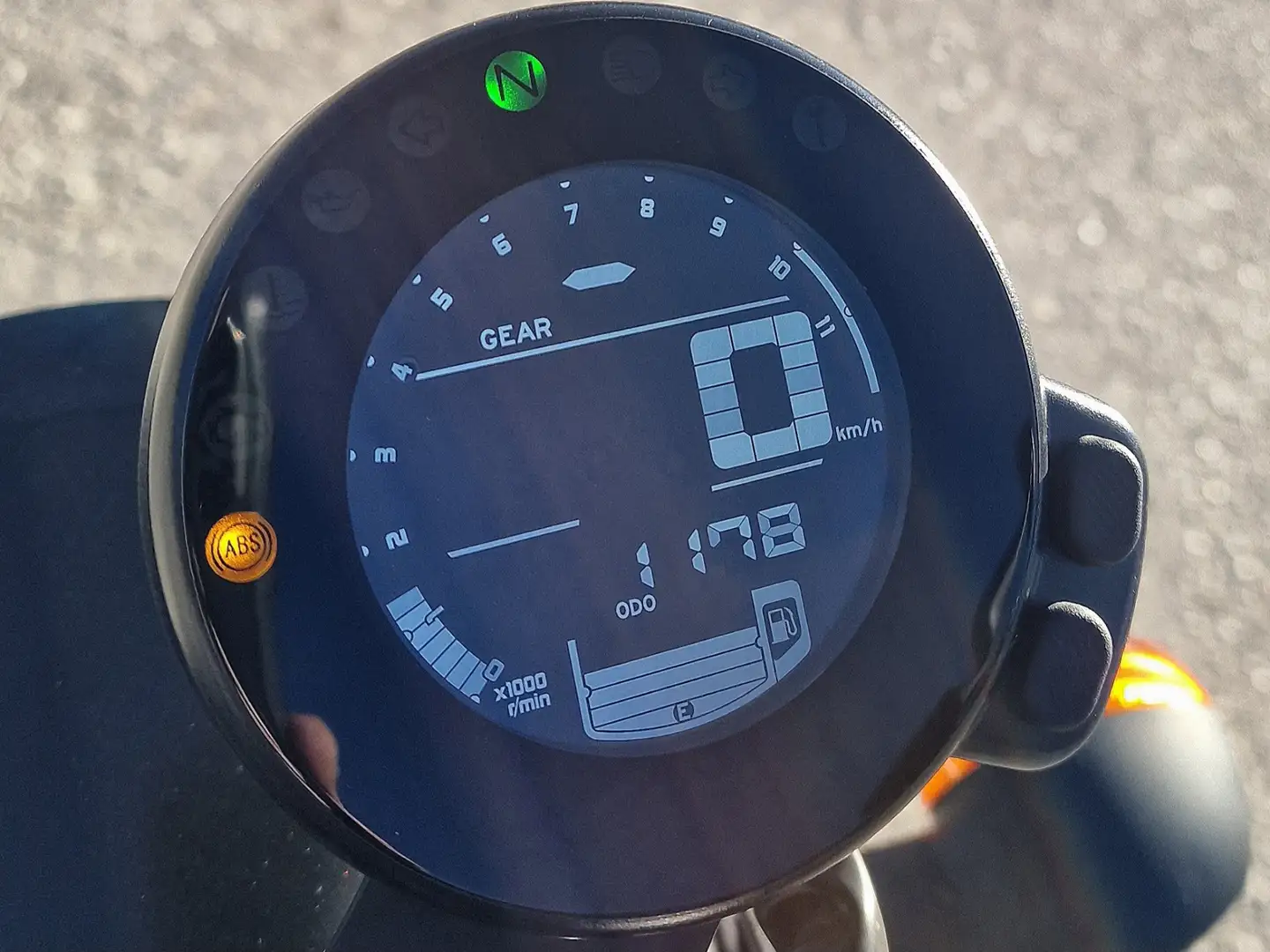 Yamaha XSR 700 X TRIBUTE Wit - 2