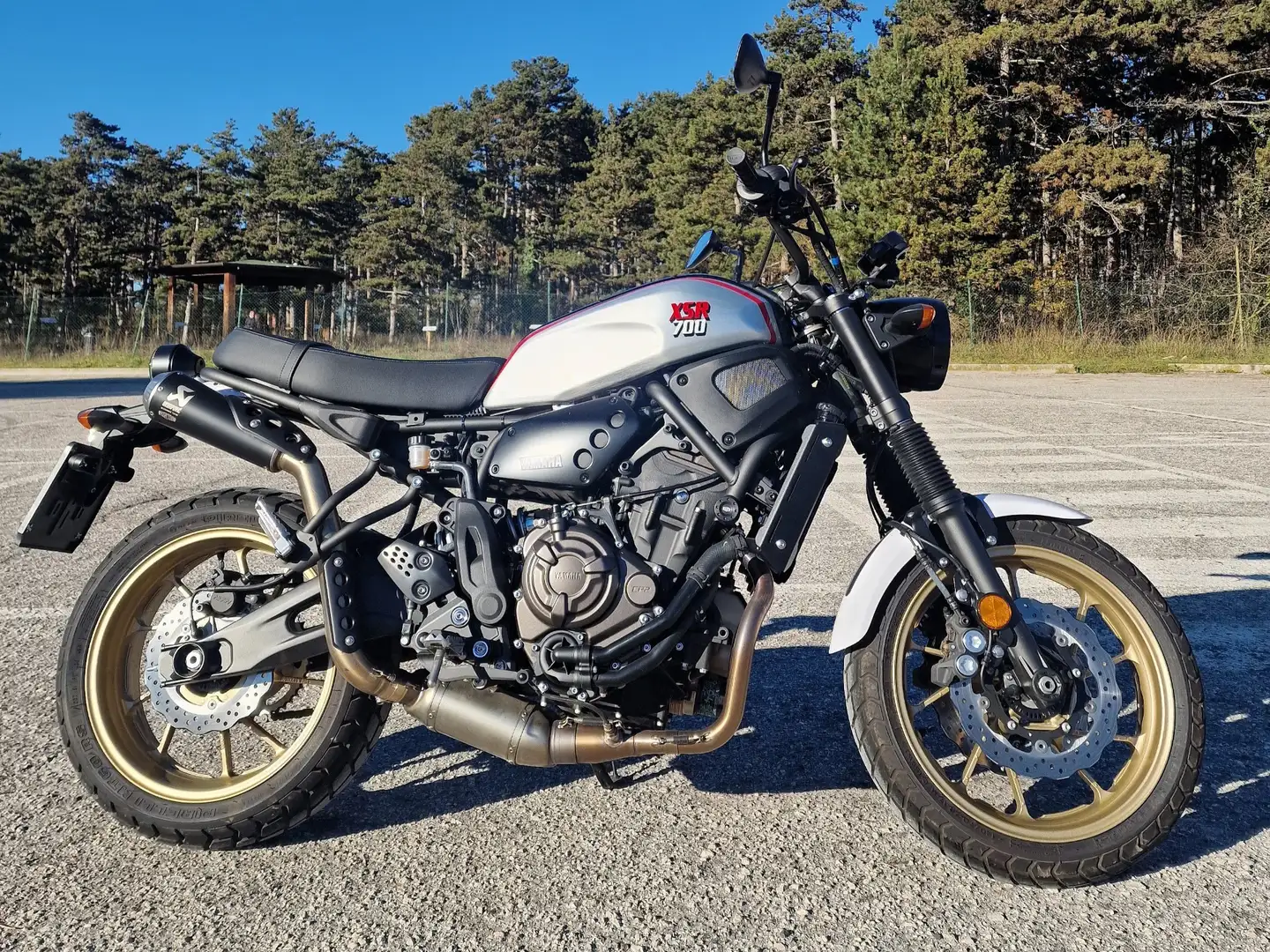 Yamaha XSR 700 X TRIBUTE Wit - 1