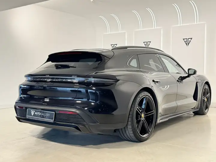 Porsche Taycan 2023, foto 6