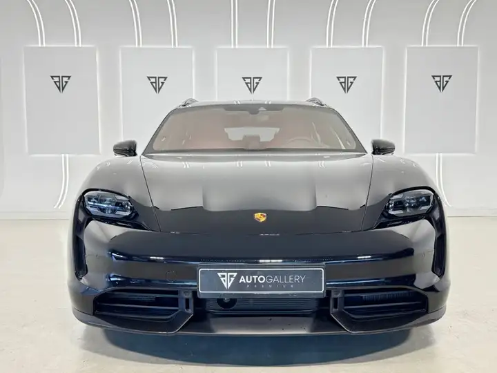 Porsche Taycan 2023, foto 3