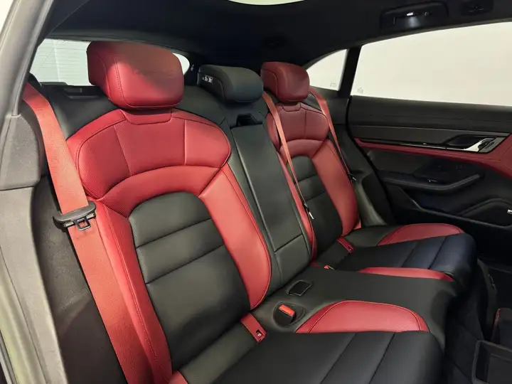 Porsche Taycan 2023, foto 39