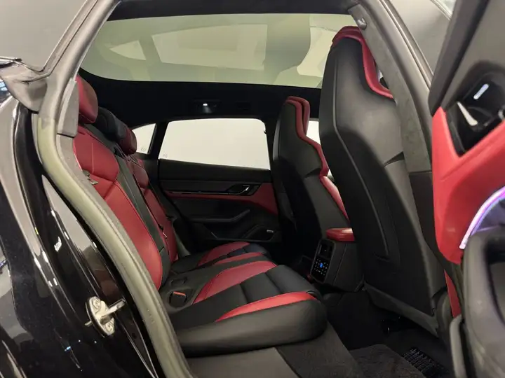 Porsche Taycan 2023, foto 37