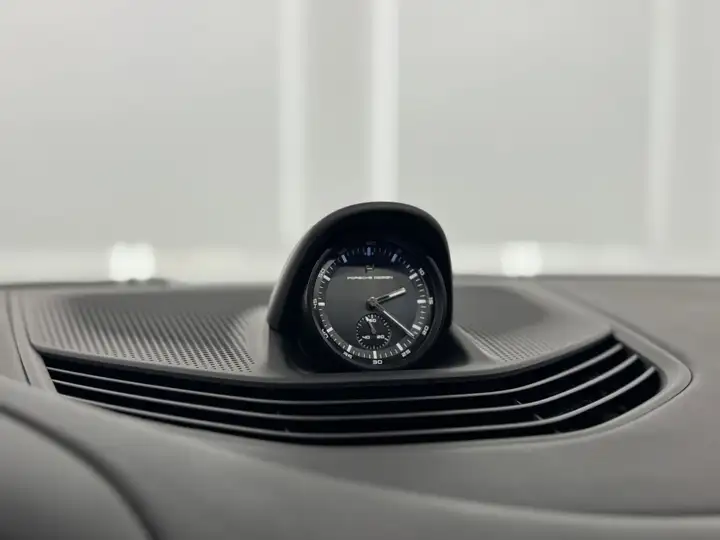 Porsche Taycan 2023, foto 18