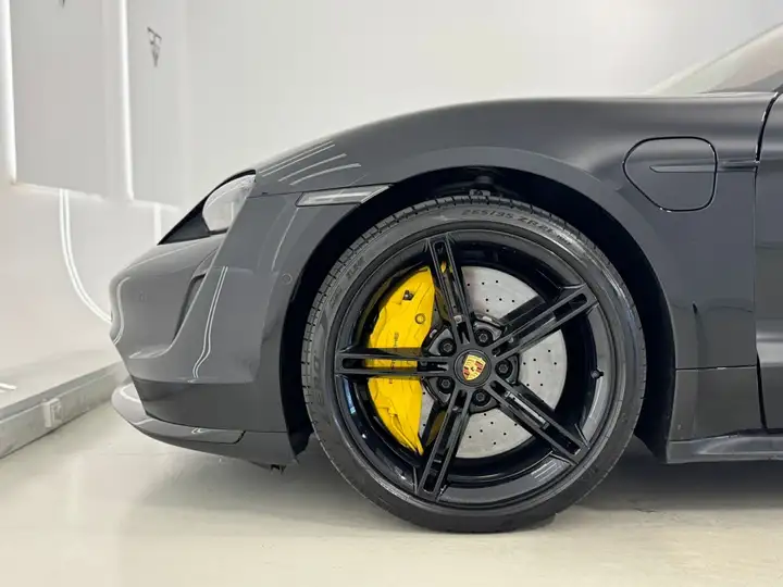 Porsche Taycan 2023, foto 14