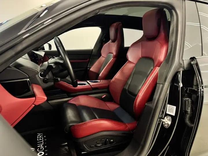 Porsche Taycan 2023, foto 32