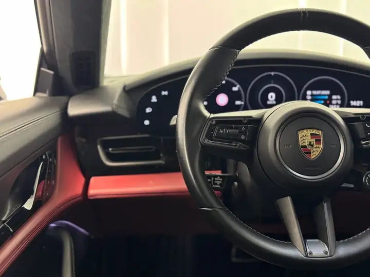 Porsche Taycan 2023, foto 19