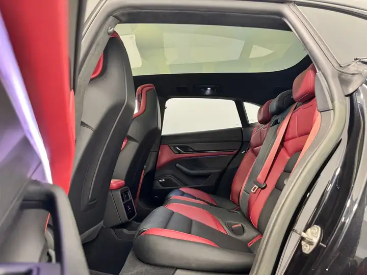 Porsche Taycan 2023, foto 35