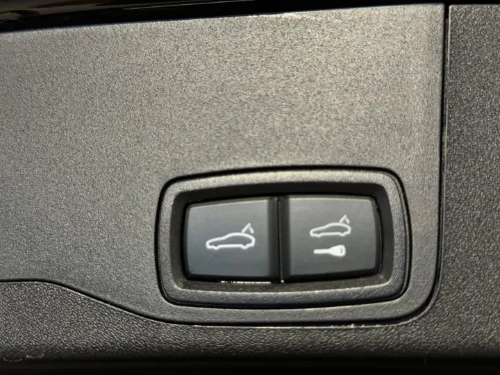 Porsche Taycan 2023, foto 16