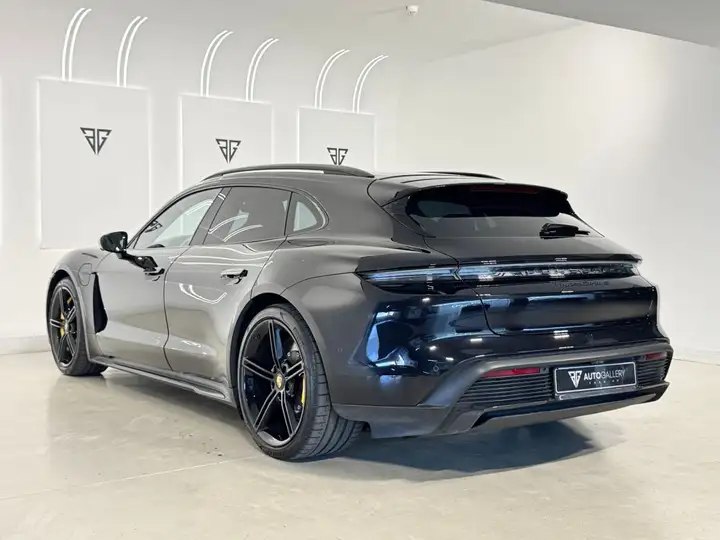 Porsche Taycan 2023, foto 7