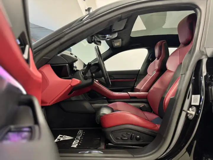 Porsche Taycan 2023, foto 31