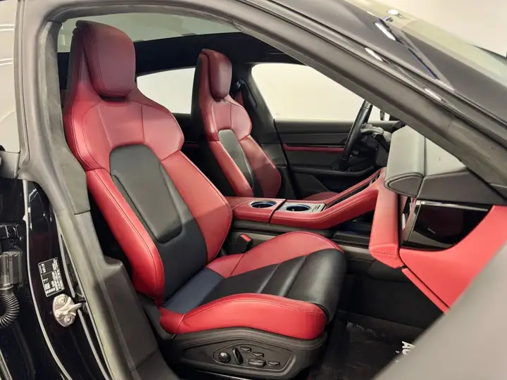 Porsche Taycan 2023, foto 36