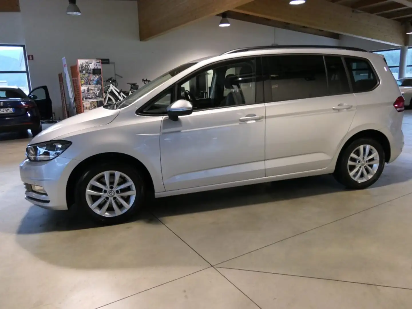 Volkswagen Touran 1.6 TDI Comfortline 7 P. Argento - 1