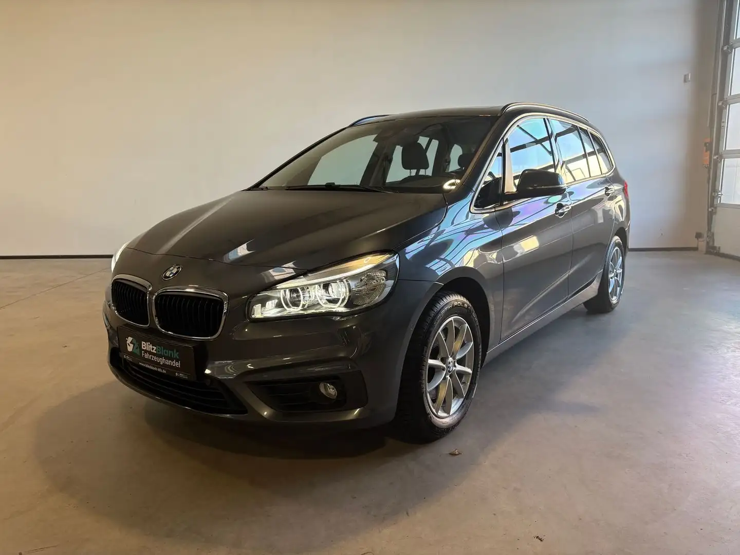 BMW 218 218 I Advantage PANO NAVI SHZ Grau - 1