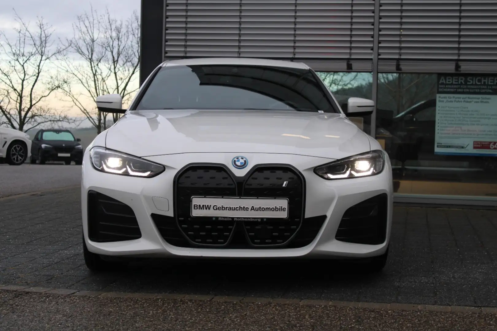 BMW i4 eDrive35 GranCoupe M Sportpaket Navi ACC Cam Weiß - 2