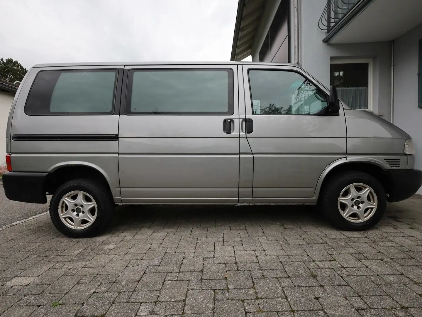 Volkswagen T4 Caravelle Caravelle 2-3-3 Comfortl. Syncro TDI Argintiu - 1