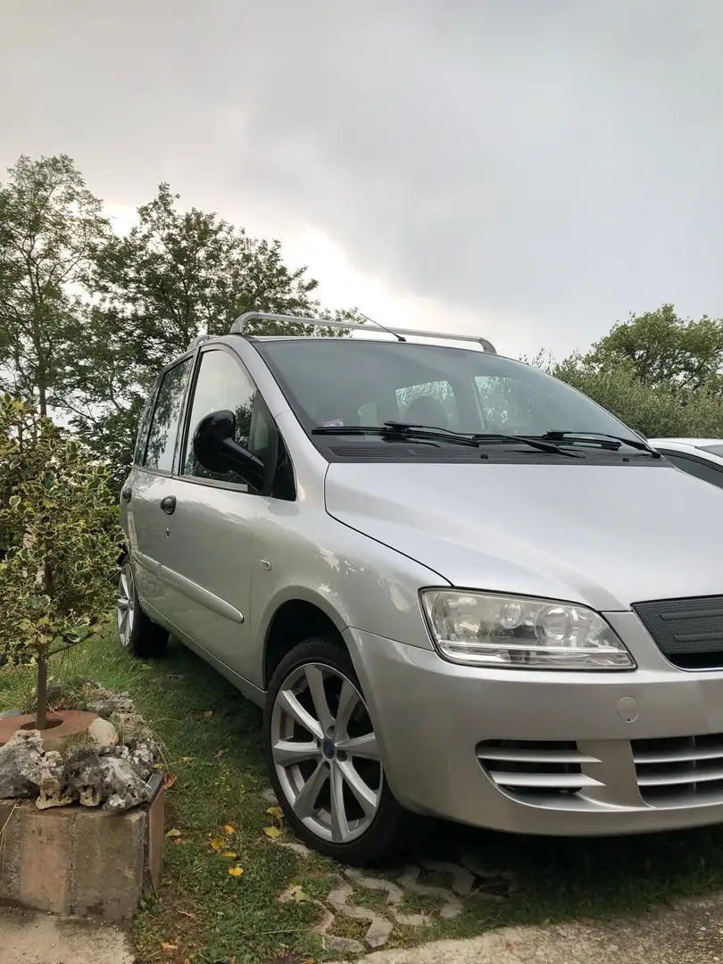 Fiat Multipla 1.6 16v natural power Active - 1
