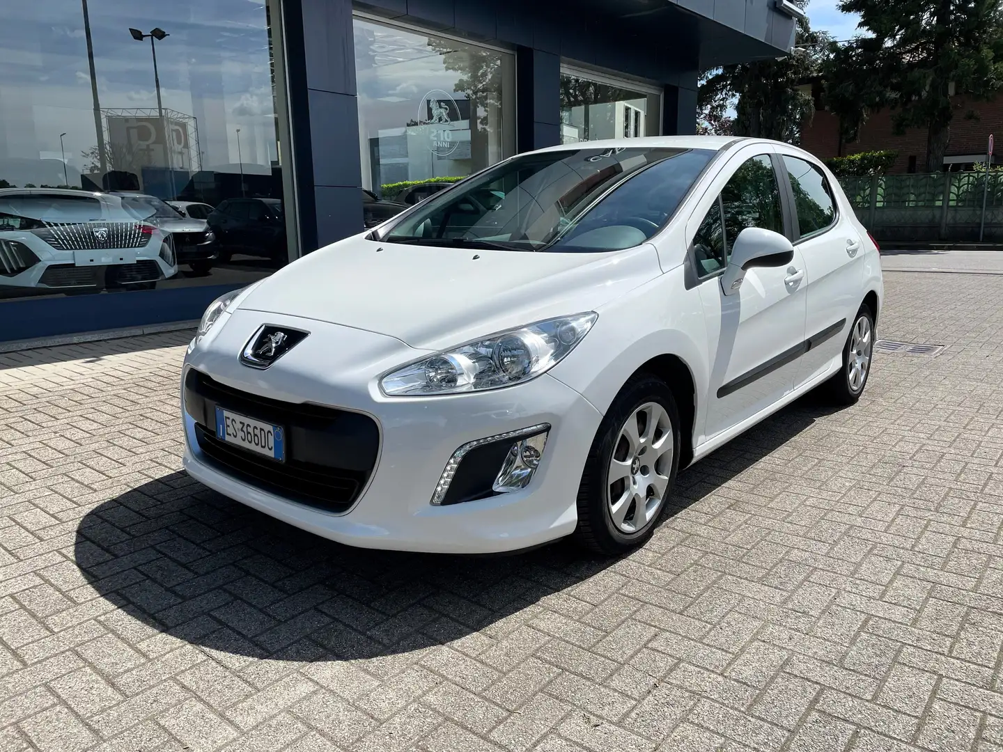 Peugeot 308 308 5p 1.6 hdi 8v Active c/CL Blanco - 1