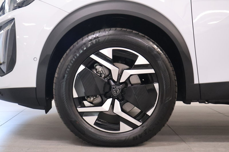 Peugeot 2008 1.2 Hybride 145 Allure | 360 Camera | Luxe — photo 5