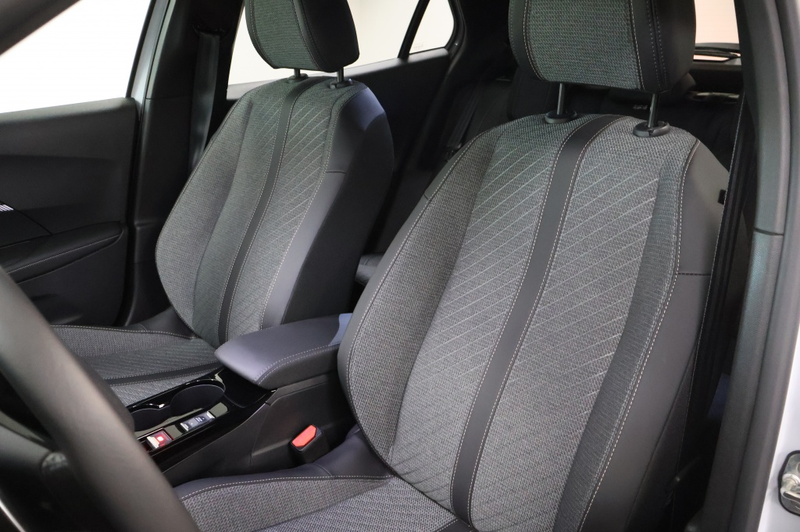 Peugeot 2008 1.2 Hybride 145 Allure | 360 Camera | Luxe — photo 8