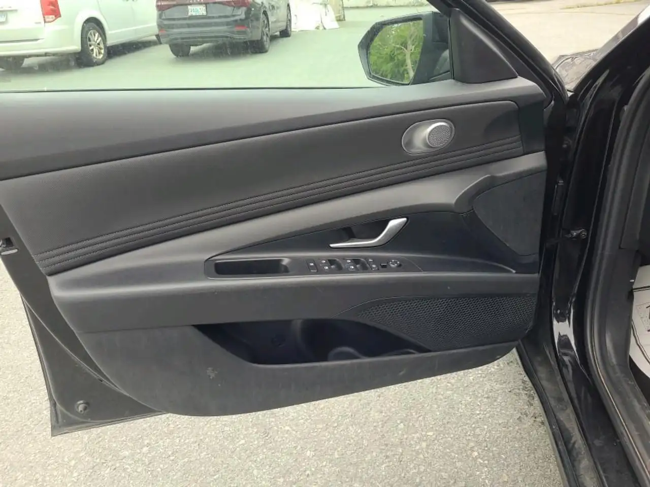 Hyundai ELANTRA photo Hyundai ELANTRA