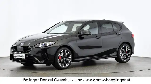 BMW 1 Series view 3