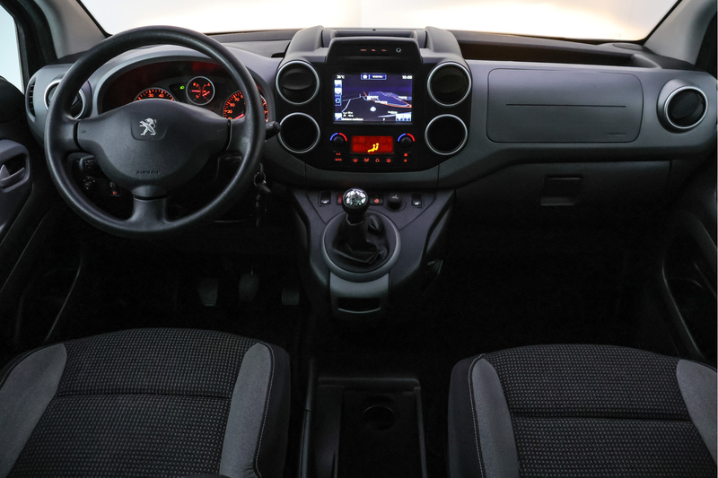 Peugeot Partner Tepee 1.2T 5Pers OUTDOOR CARPLAY | NAVI | CLIMA | — photo 17