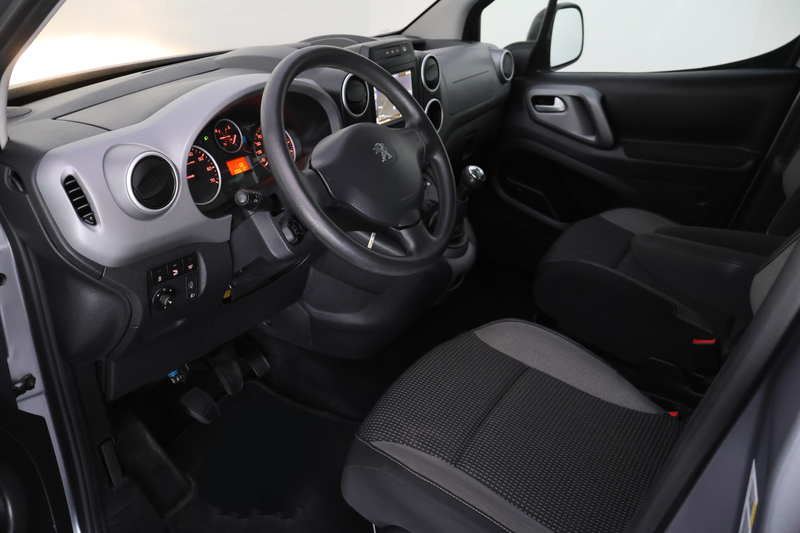 Peugeot Partner Tepee 1.2T 5Pers OUTDOOR CARPLAY | NAVI | CLIMA | — photo 16