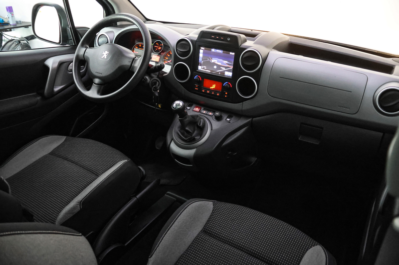 Peugeot Partner Tepee 1.2T 5Pers OUTDOOR CARPLAY | NAVI | CLIMA | — photo 19