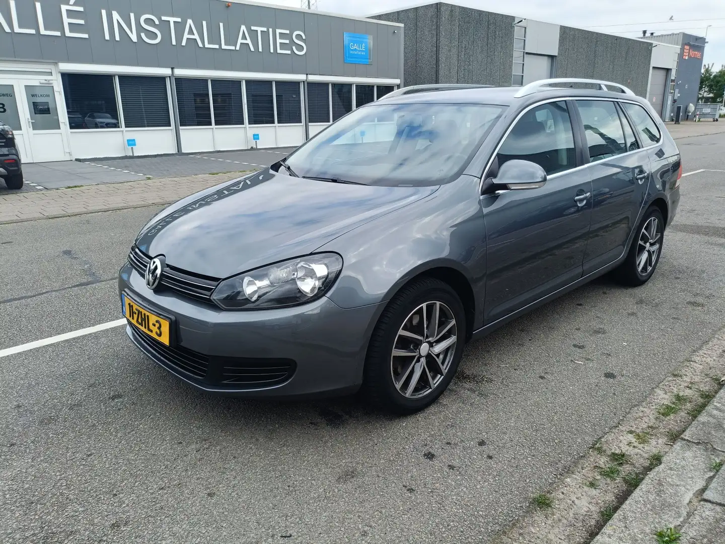 Volkswagen Golf 1.2 TSI Comfl. Bl.M Grijs - 2