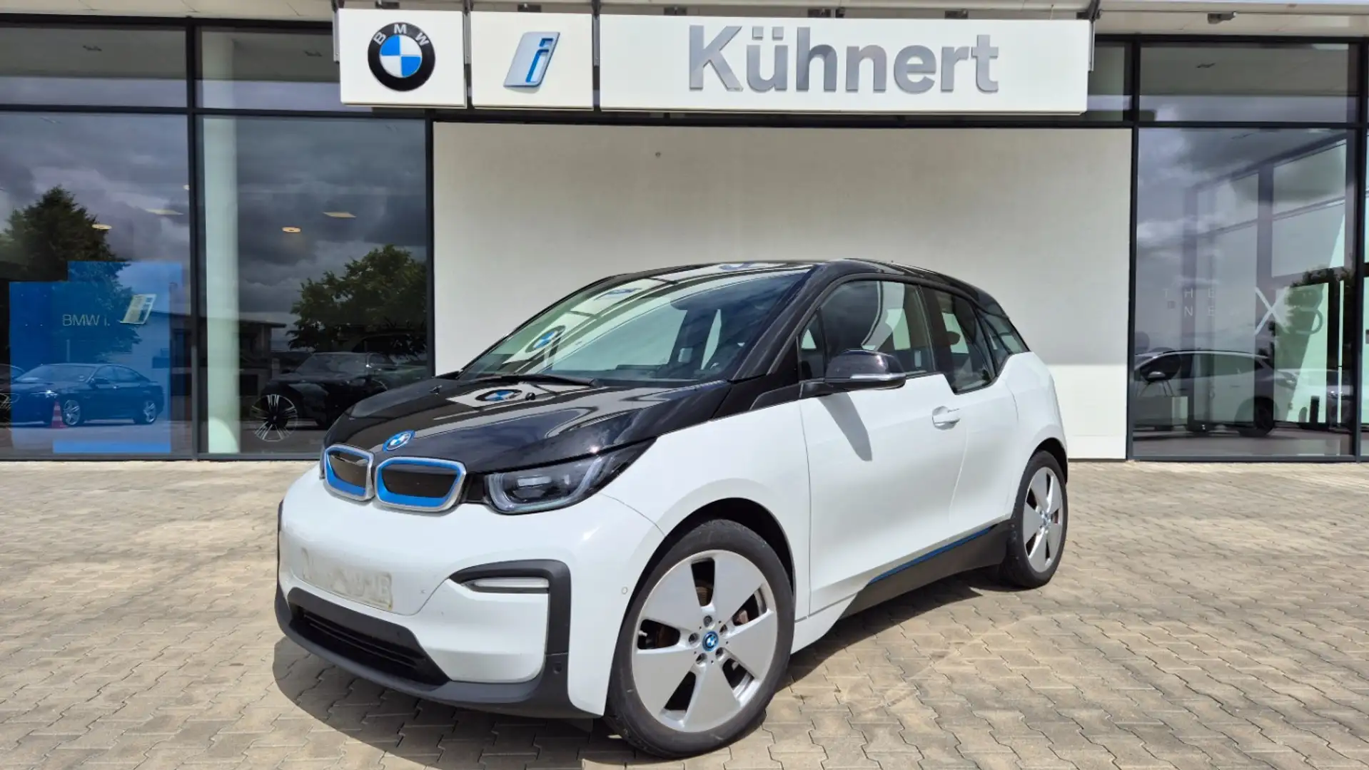 BMW i3 120 Navi/ParkAssist/Wärmepumpe/RFK/PDC Weiß - 1