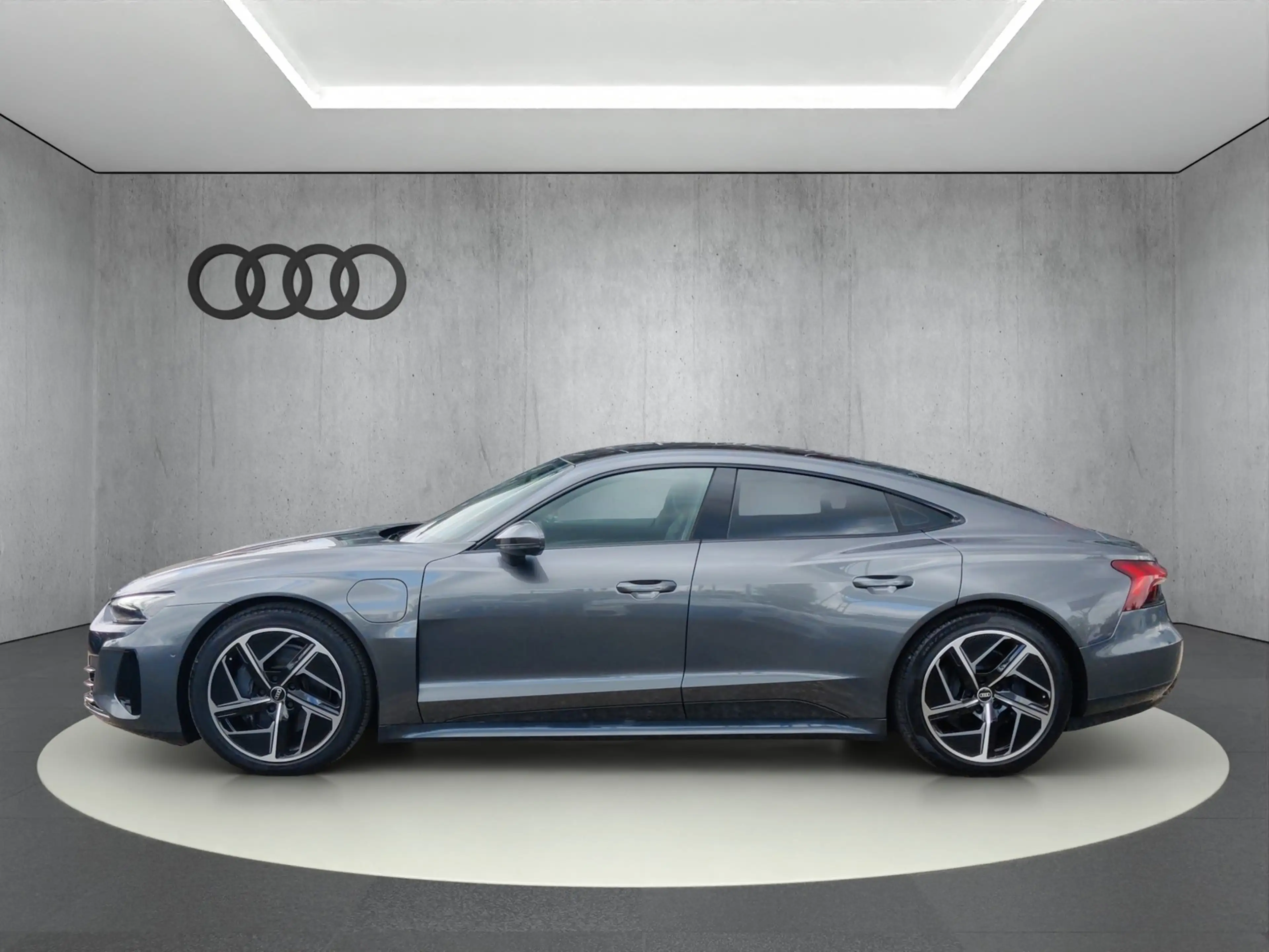 Audi e-tron GT quattro — photo 8