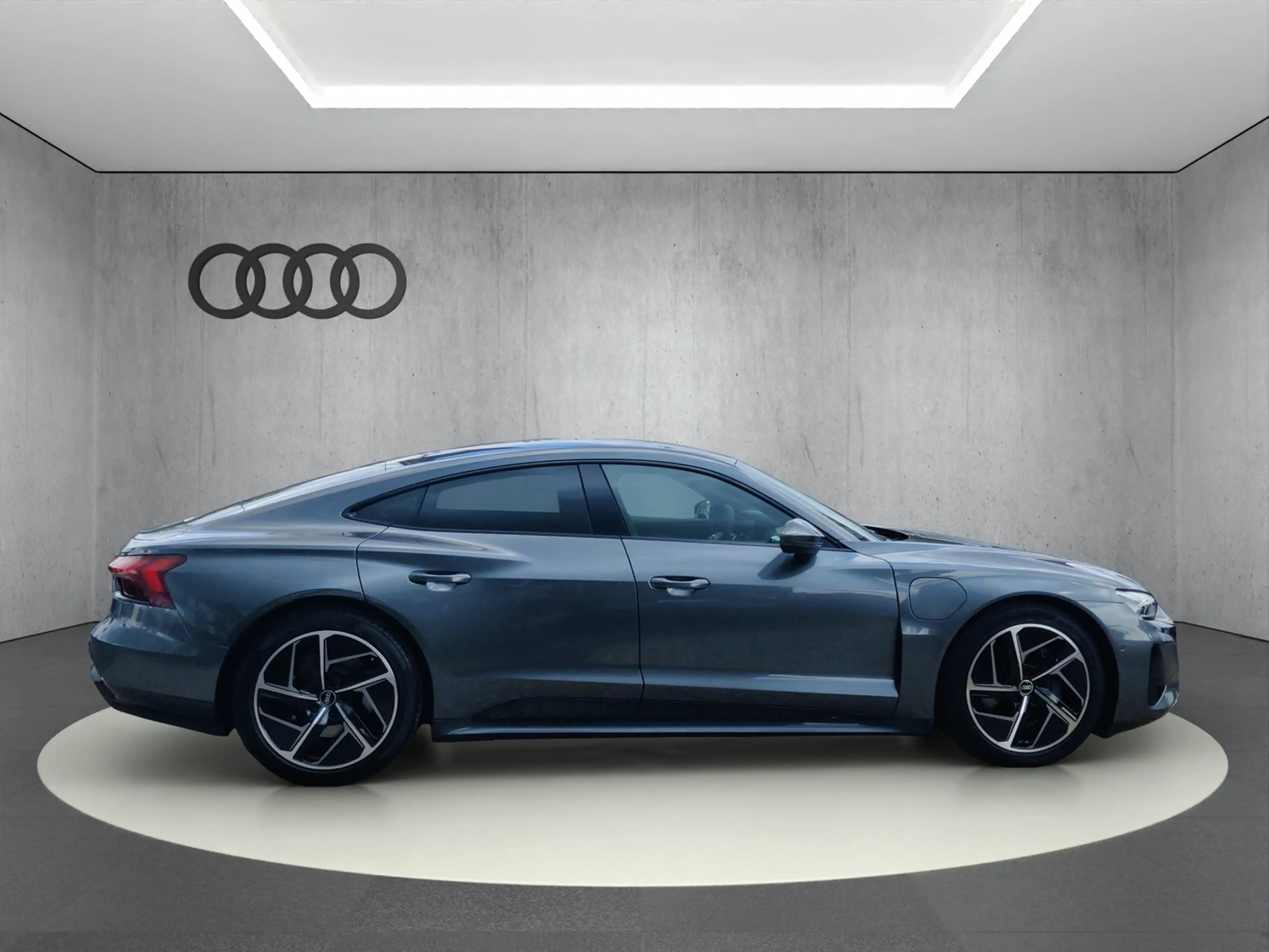 Audi e-tron GT quattro — photo 4