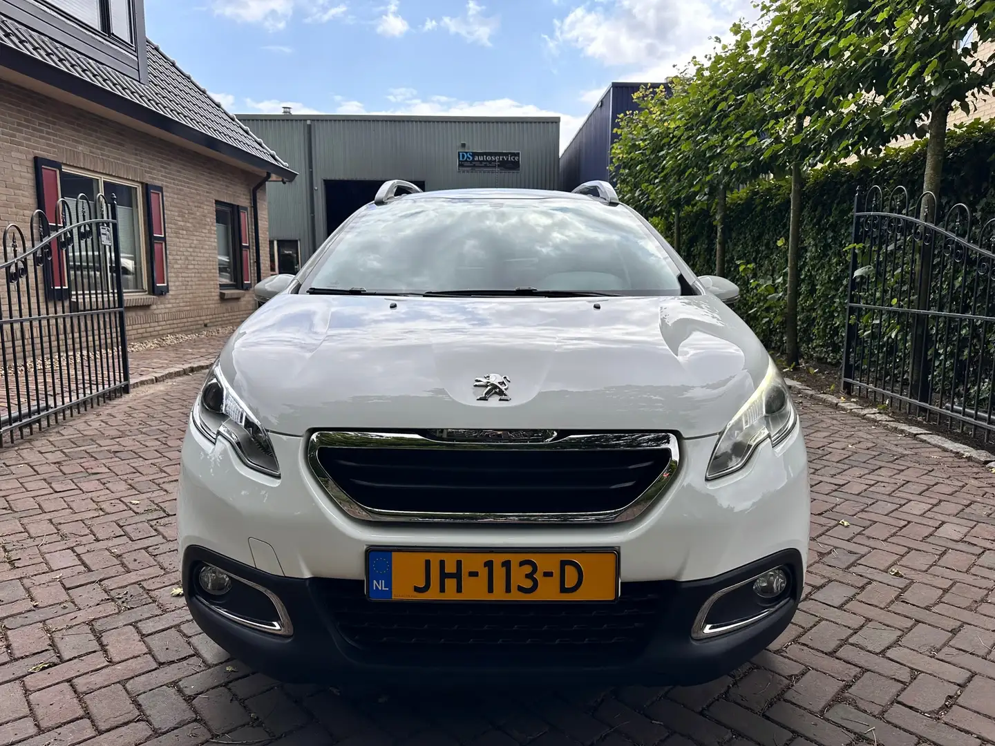 Peugeot 2008 1.2 PureTech Active Wit - 2