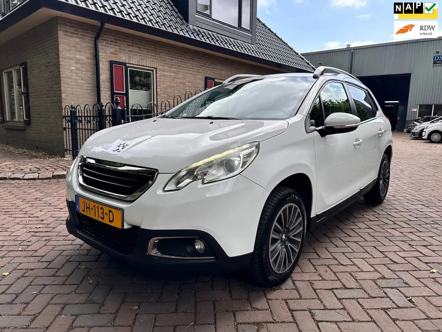 Peugeot 2008 1.2 PureTech Active Wit - 1
