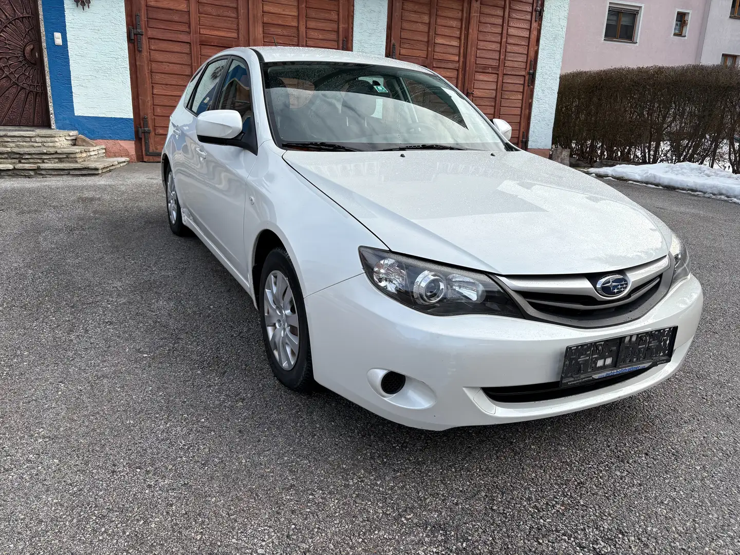 Subaru Impreza BENZIN--4X4 Weiß - 1