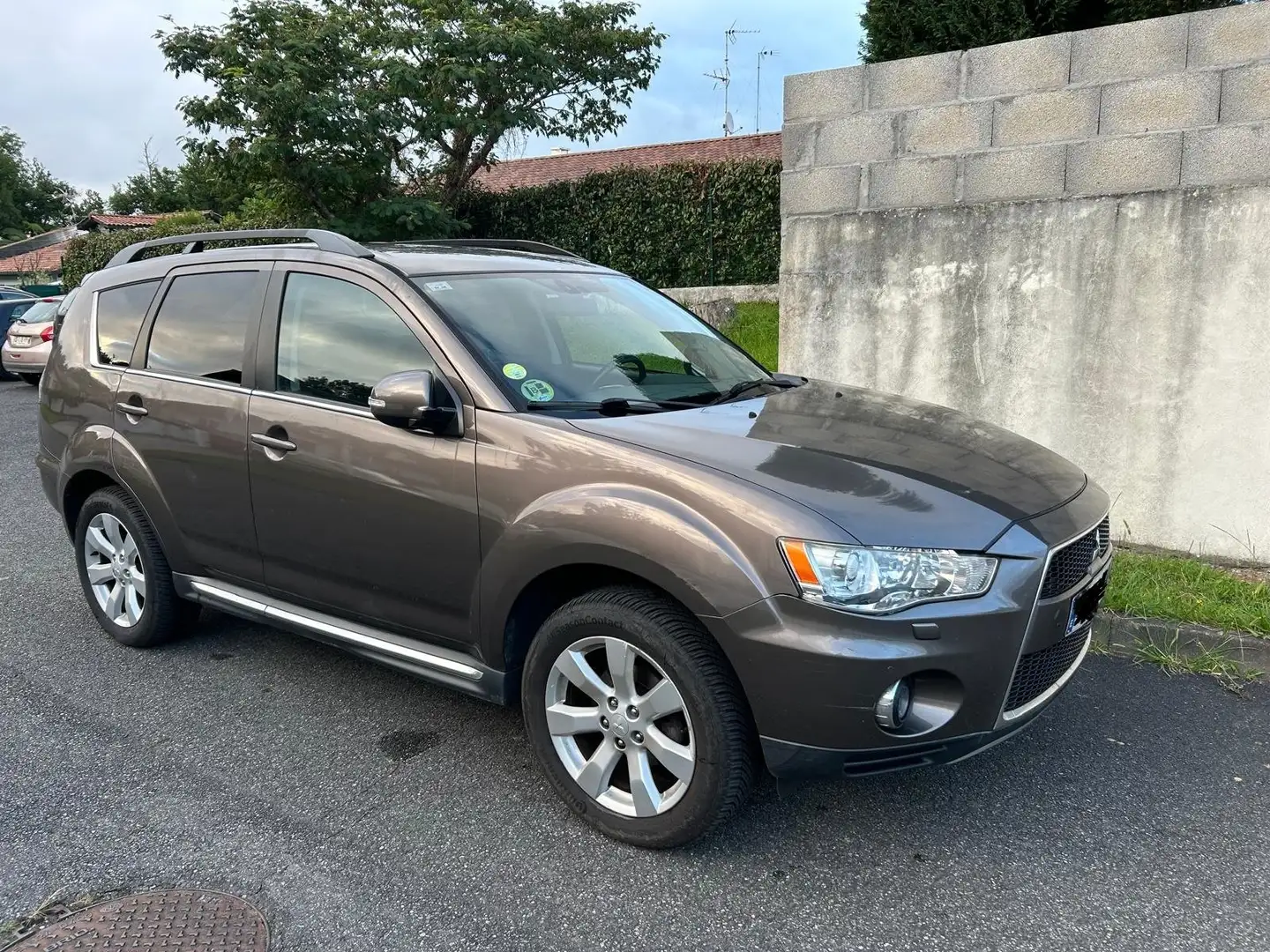 Mitsubishi Outlander Outlander 220DI-D Motion SST Motion Marrón - 2