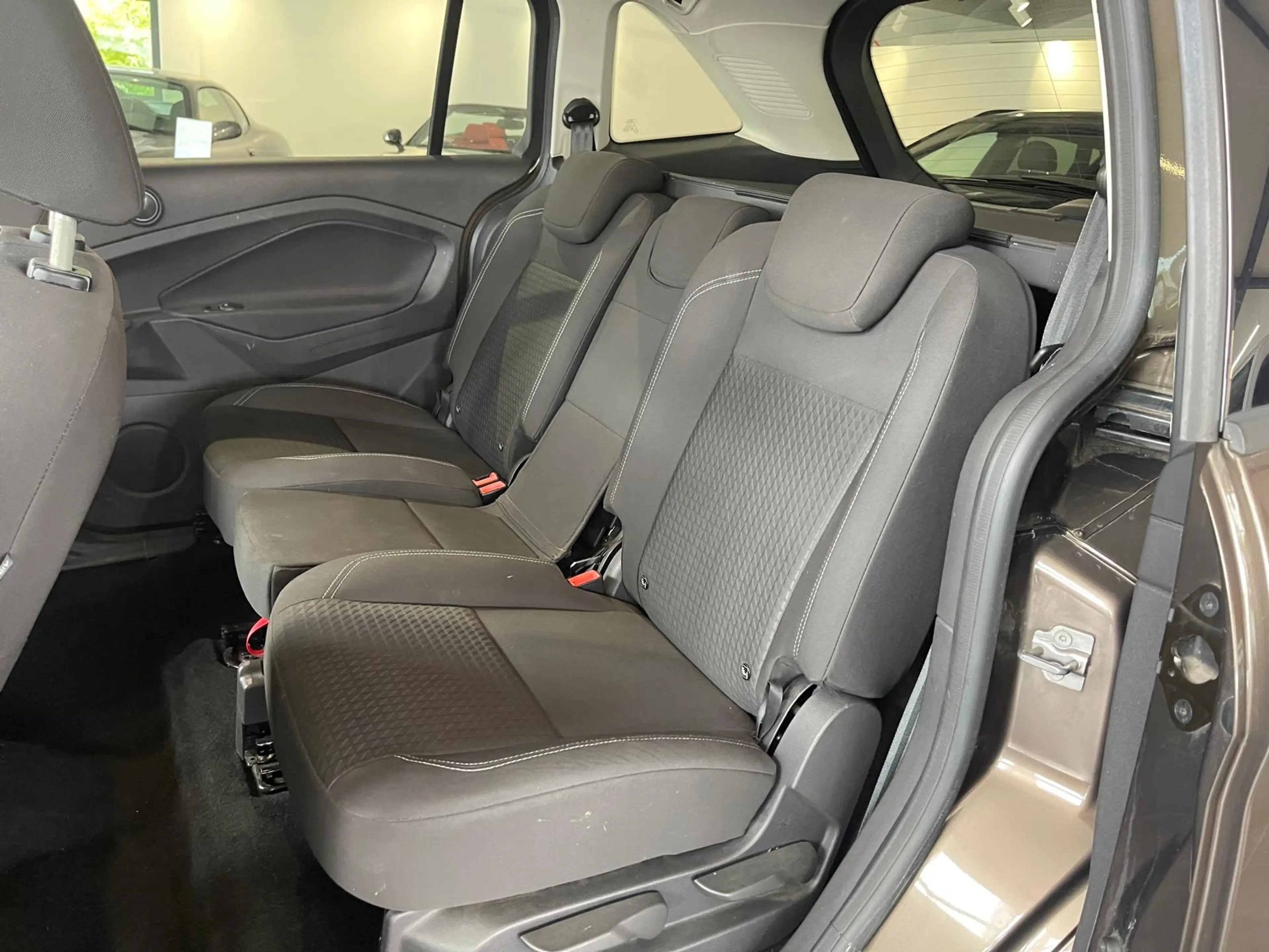 Ford Grand C-Max 1.0 EcoBoost Trend Start-Stop — photo 11
