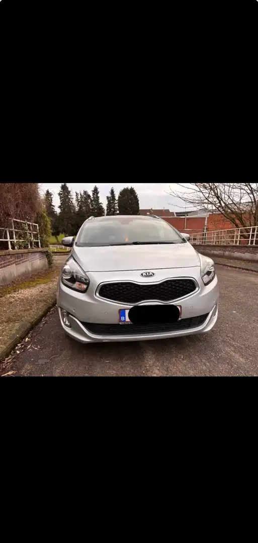Kia Carens 1.7 CRDi 115 UEFA EURO 2016 Grijs - 1