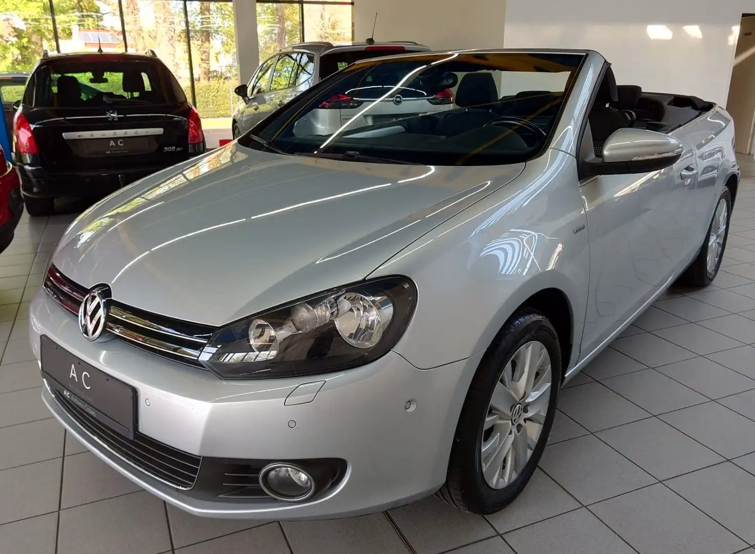Volkswagen Golf VI Cabriolet Life, Automatik, Navi,2.Hand Argento - 1