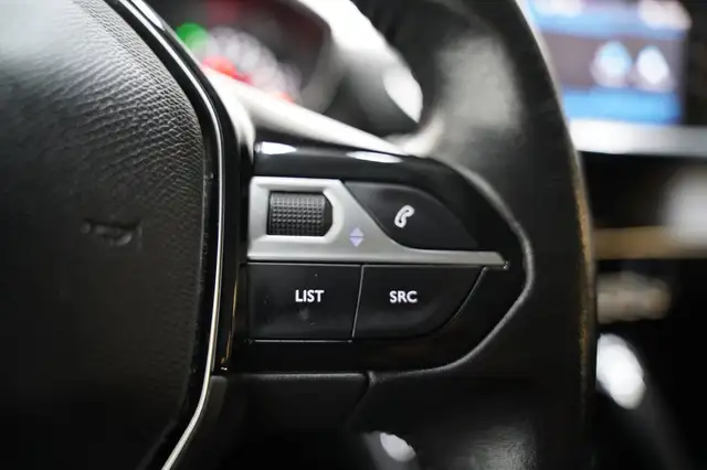 Peugeot 208 view 14