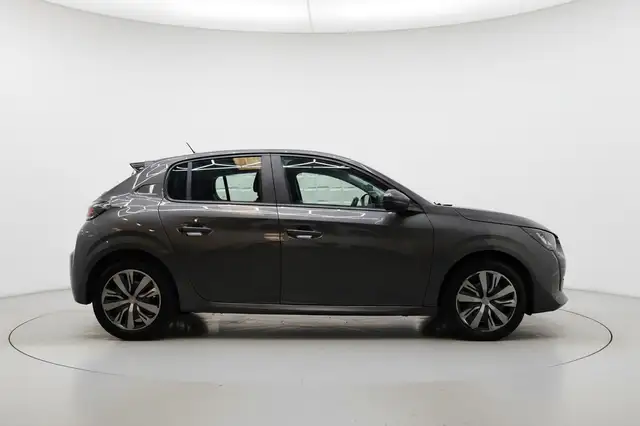 Peugeot 208 view 5