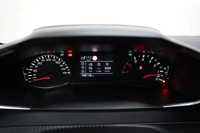 Peugeot 208 view 13